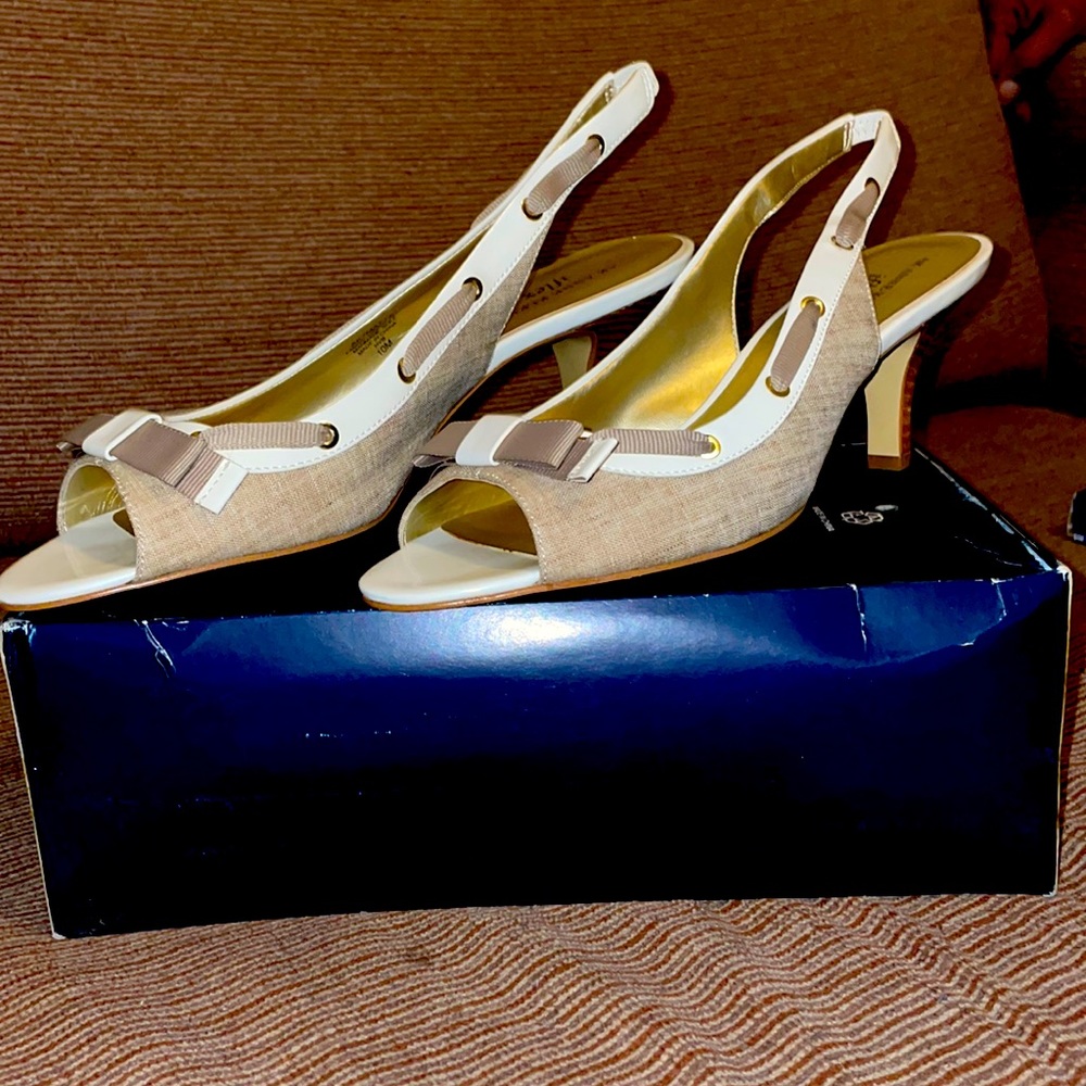 Anne Klein iflex tan/white sling back open toe heel